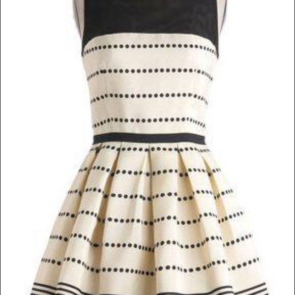 classy party dress - Picture 4 of 5